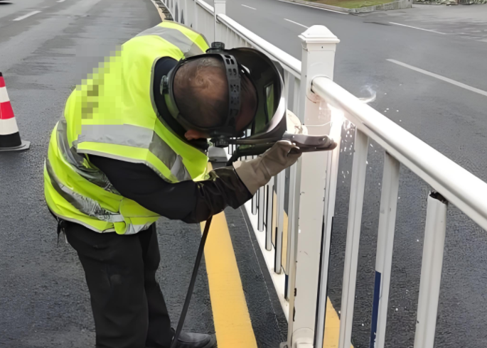 浙江交通设施维修电话